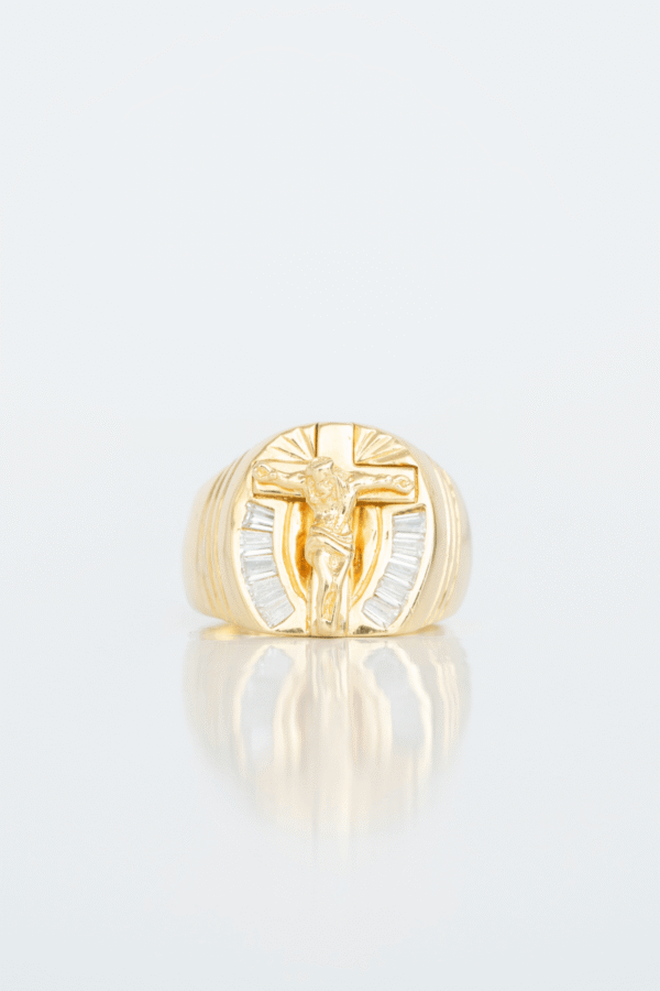 Anillo Cristo en oro amarillo / Peso: 12,6 / Talla: 8 1/2