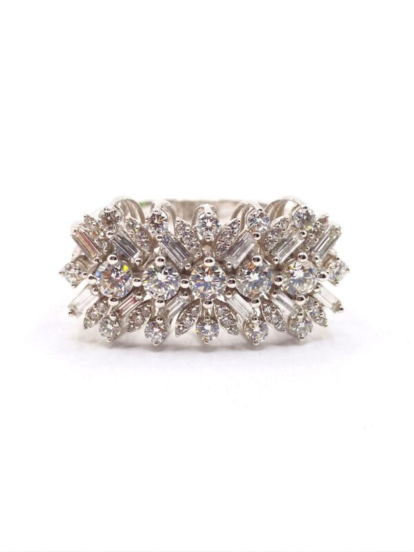 H208 ANILLO EN ORO BLANCO CON DIAMANTES