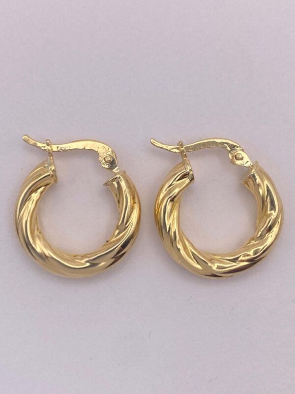 Arete tipo candonga en oro 18 kilates - talla: pequeña