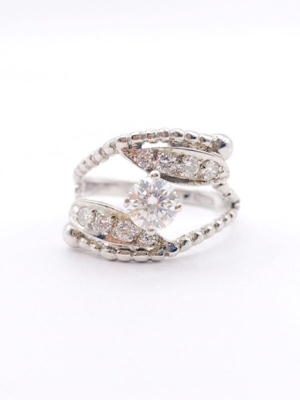 H102 ANILLO EN ORO BLANCO CON DIAMANTES