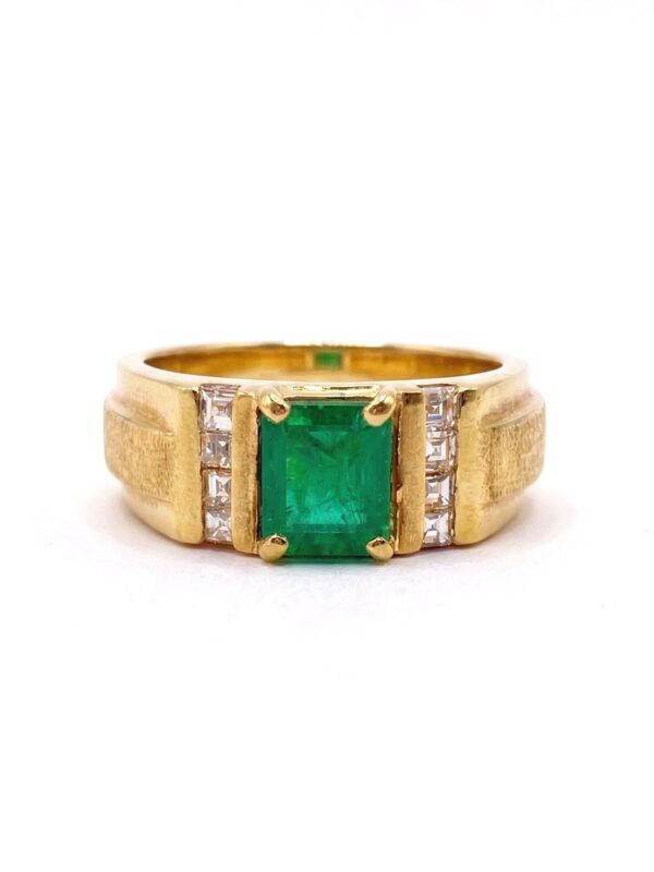 S445 ANILLO EN ORO AMARILLO CON ESMERALDA Y DIAMANTES