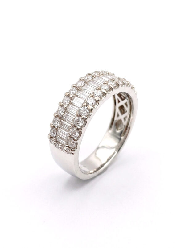 S274 ANILLO CON DIAMANTES EN ORO BLANCO