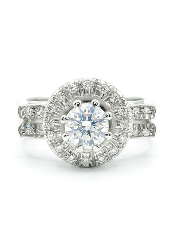 H218 ANILLO CON DIAMANTES EN ORO BLANCO