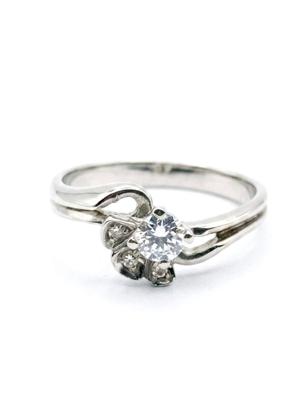 H200 ANILLO CON DIAMANTES EN ORO BLANCO