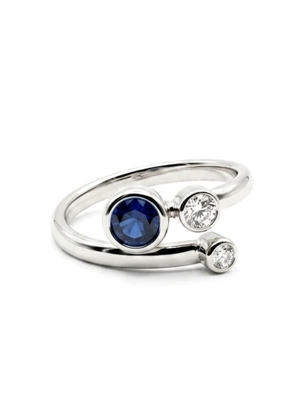 H161 ANILLO CON DIAMAANTE Y ZAFIRO EN ORO BLANCO