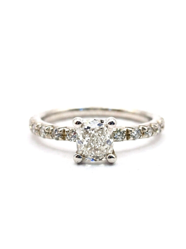 H237 ANILLO CON DIAMANTES EN ORO BLANCO