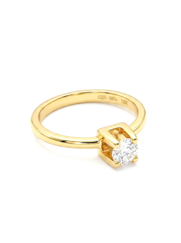 S80 ANILLO CON DIAMATE EN ORO
