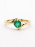 S618 ANILLO DE ESMERALDA EN ORO 18 KILATES
